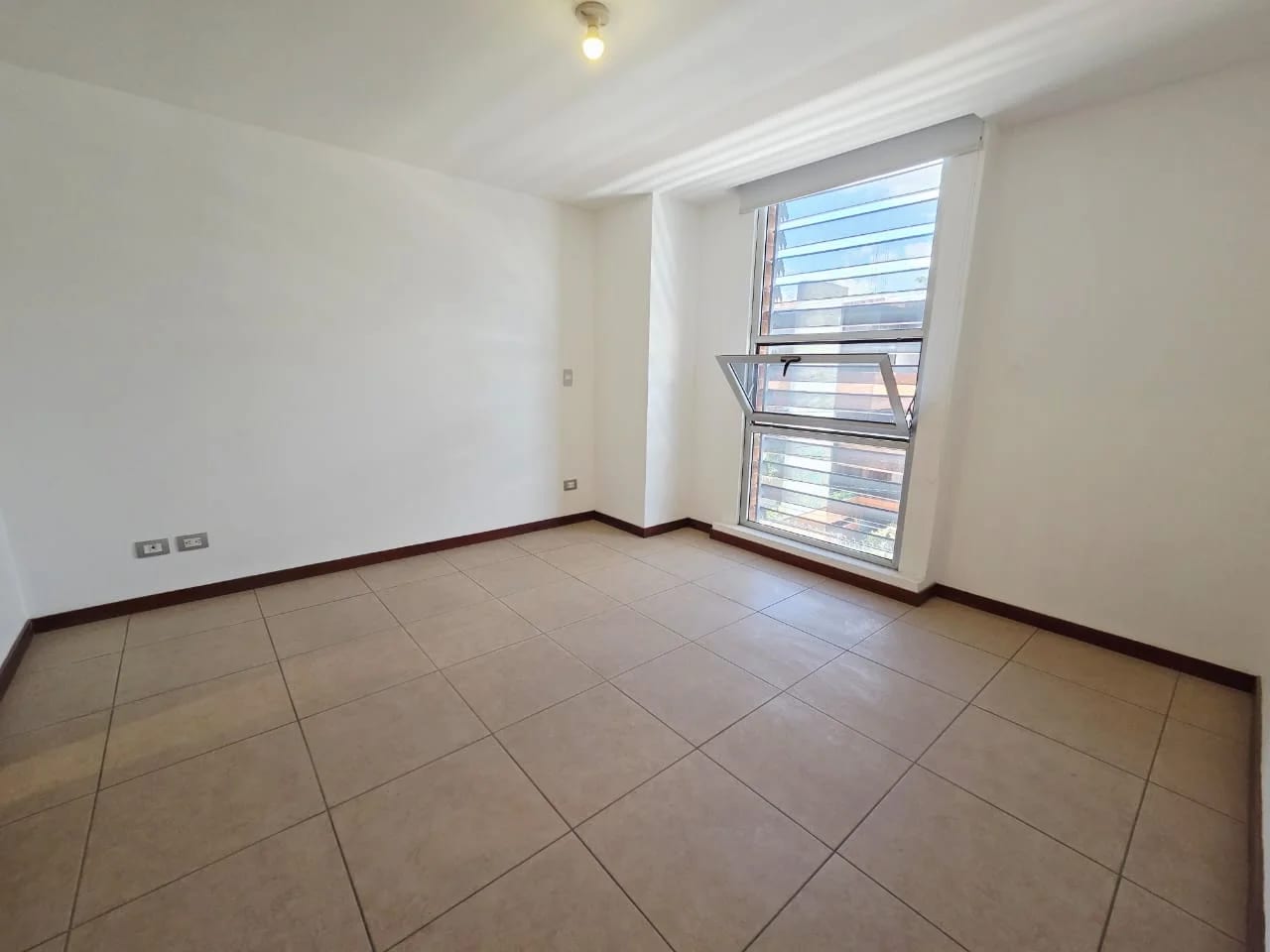 VENTA DE APARTAMENTO EN ZONA 10 — foto 6 de 10