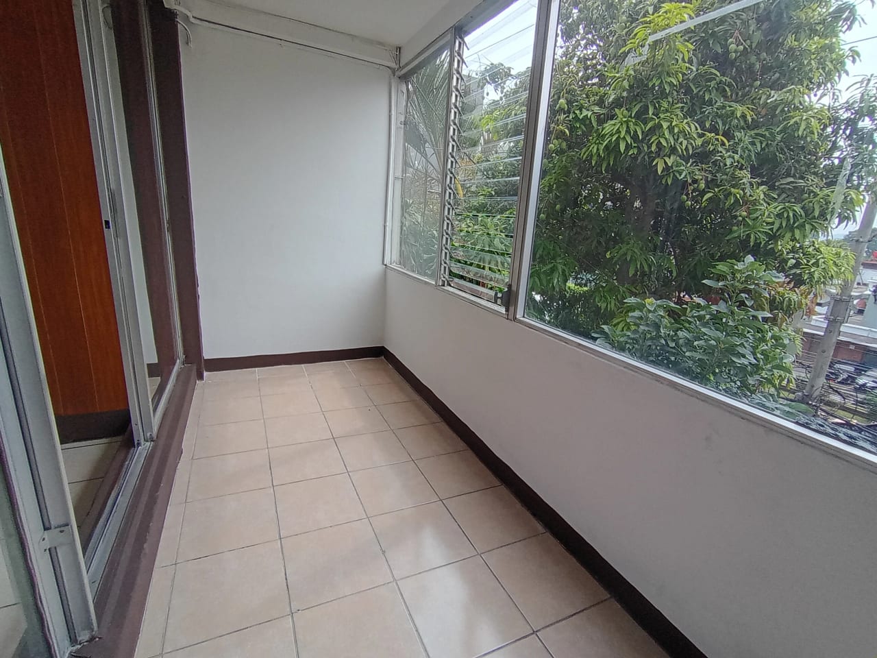 Oficina en renta - zona 10 — foto 4 de 6
