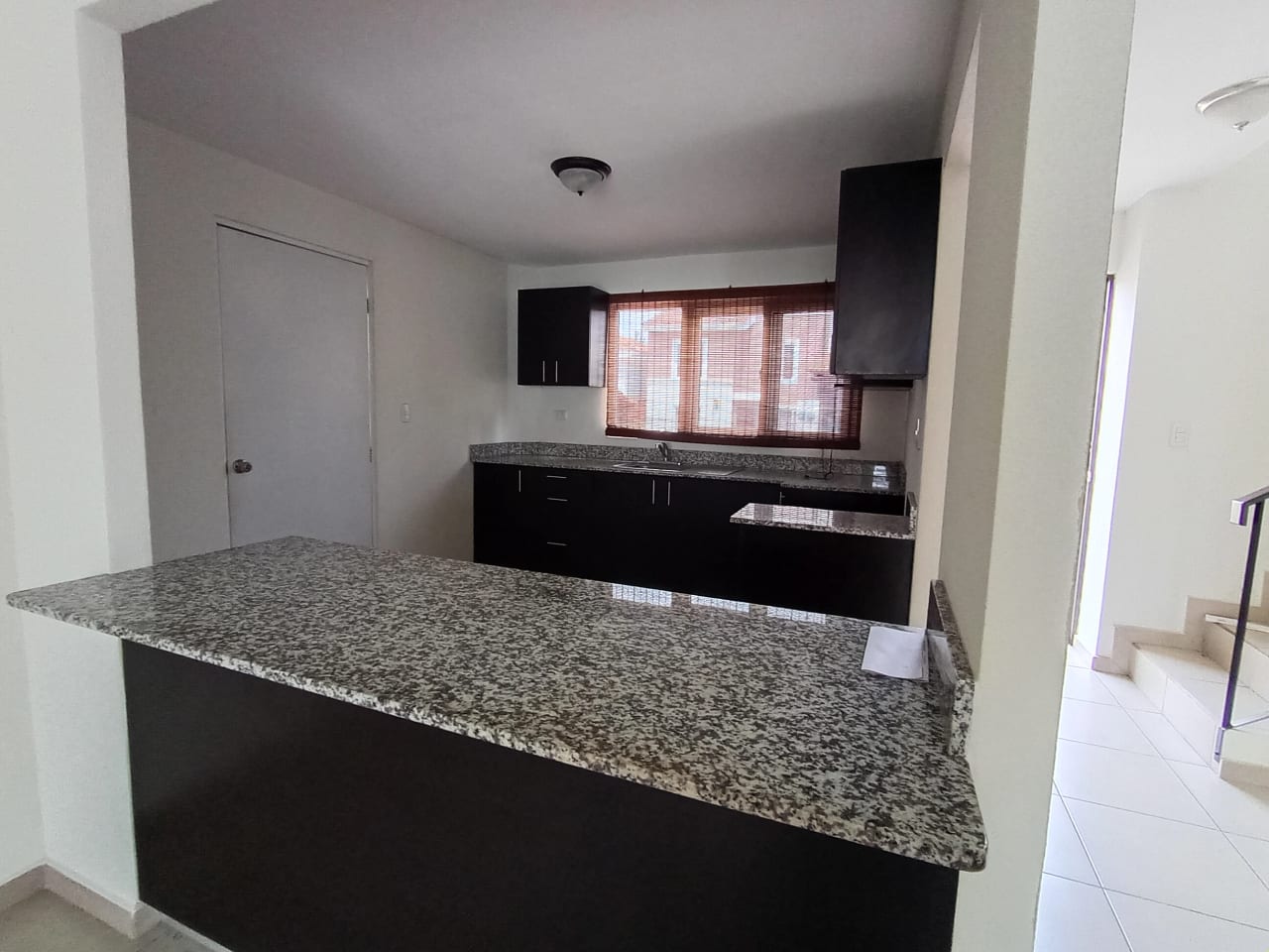 Casa en renta en condominio Alamedas de Santo Domingo, Fraijanes — foto 3 de 17