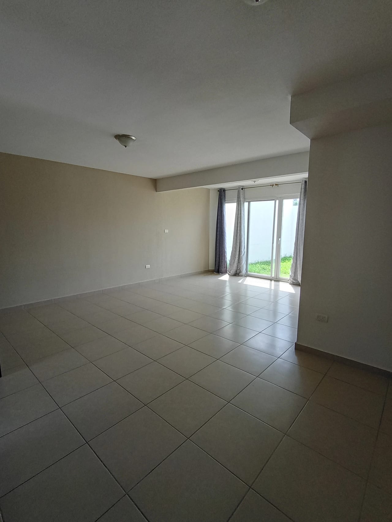 Casa en renta en condominio Alamedas de Santo Domingo, Fraijanes — foto 6 de 17