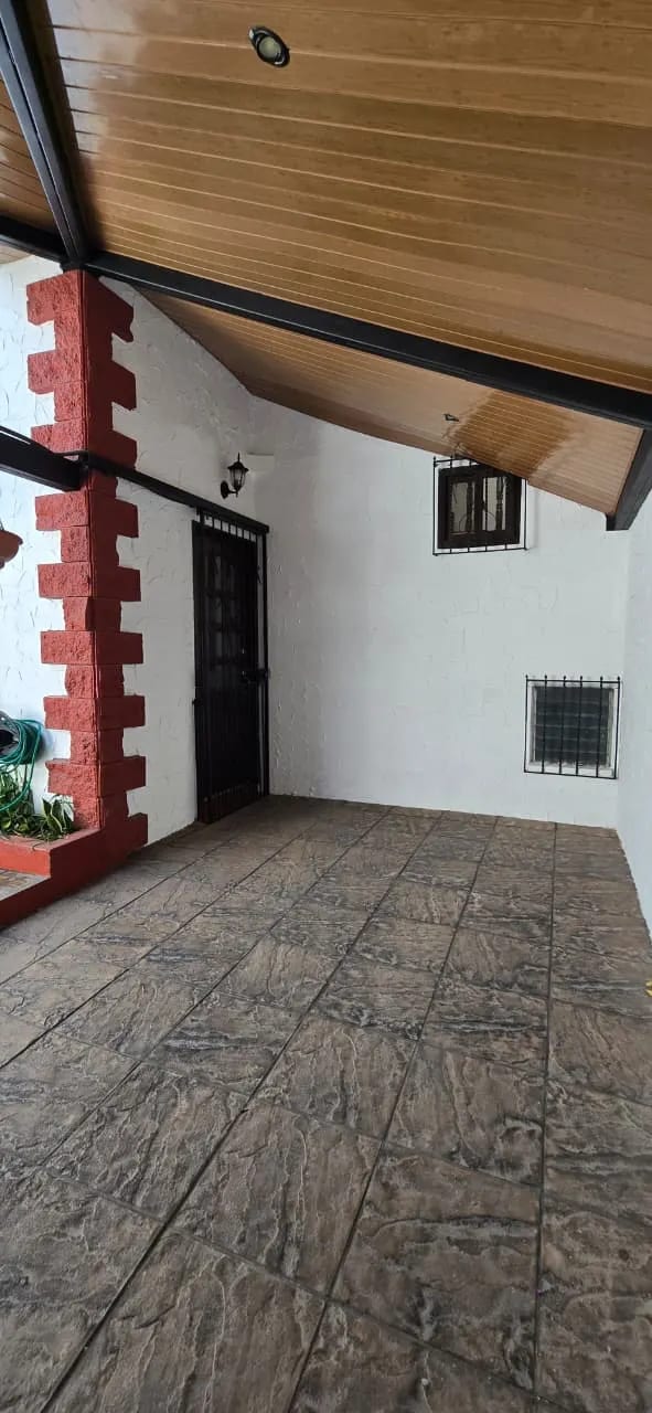 VENTA CASA VALLES DE MARIA ZONA 2 VILLA NUEVA — foto 2 de 7