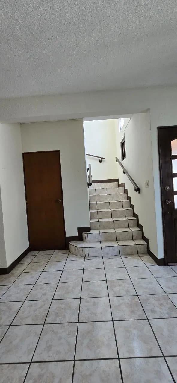 VENTA CASA VALLES DE MARIA ZONA 2 VILLA NUEVA — foto 4 de 7