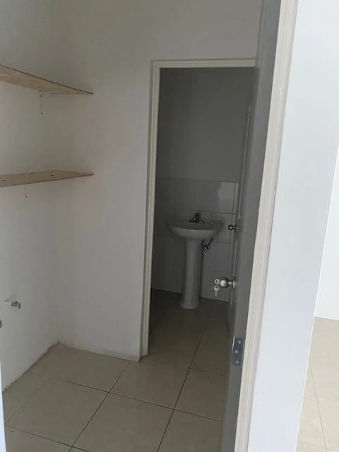 Venta / Alquiler Oficina Zona Pradera Zona 10 — foto 7 de 9