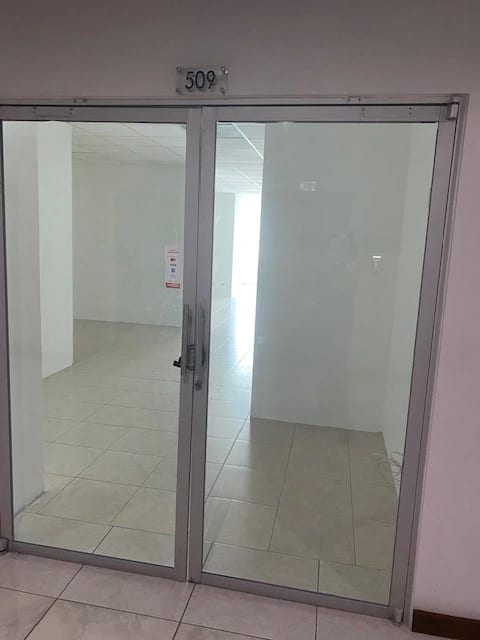 Venta / Alquiler Oficina Zona Pradera Zona 10 — foto 2 de 9