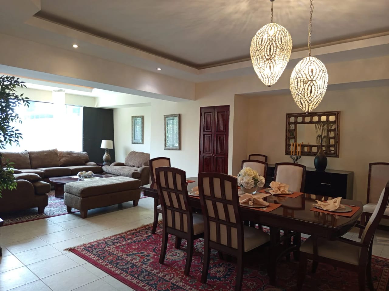 Apartamento Amueblado en Zona 14 (renta / Venta) — foto 1 de 17