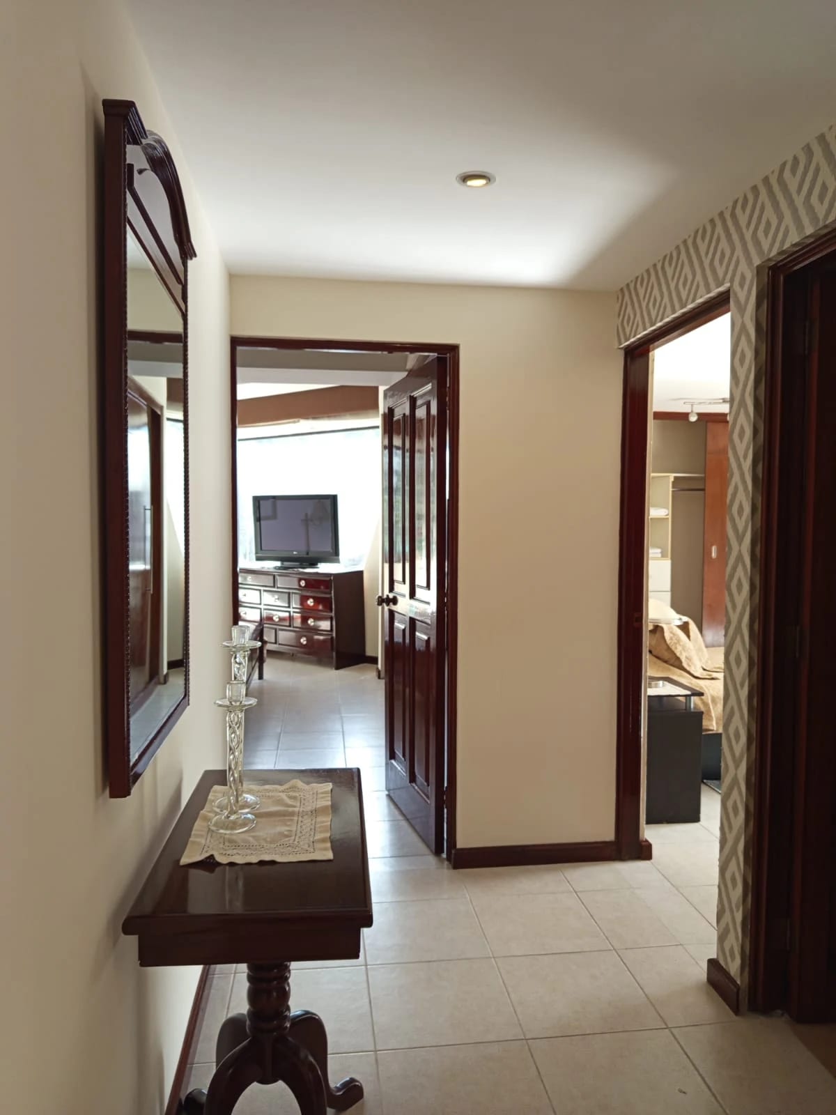 Apartamento Amueblado en Zona 14 (renta / Venta) — foto 15 de 17