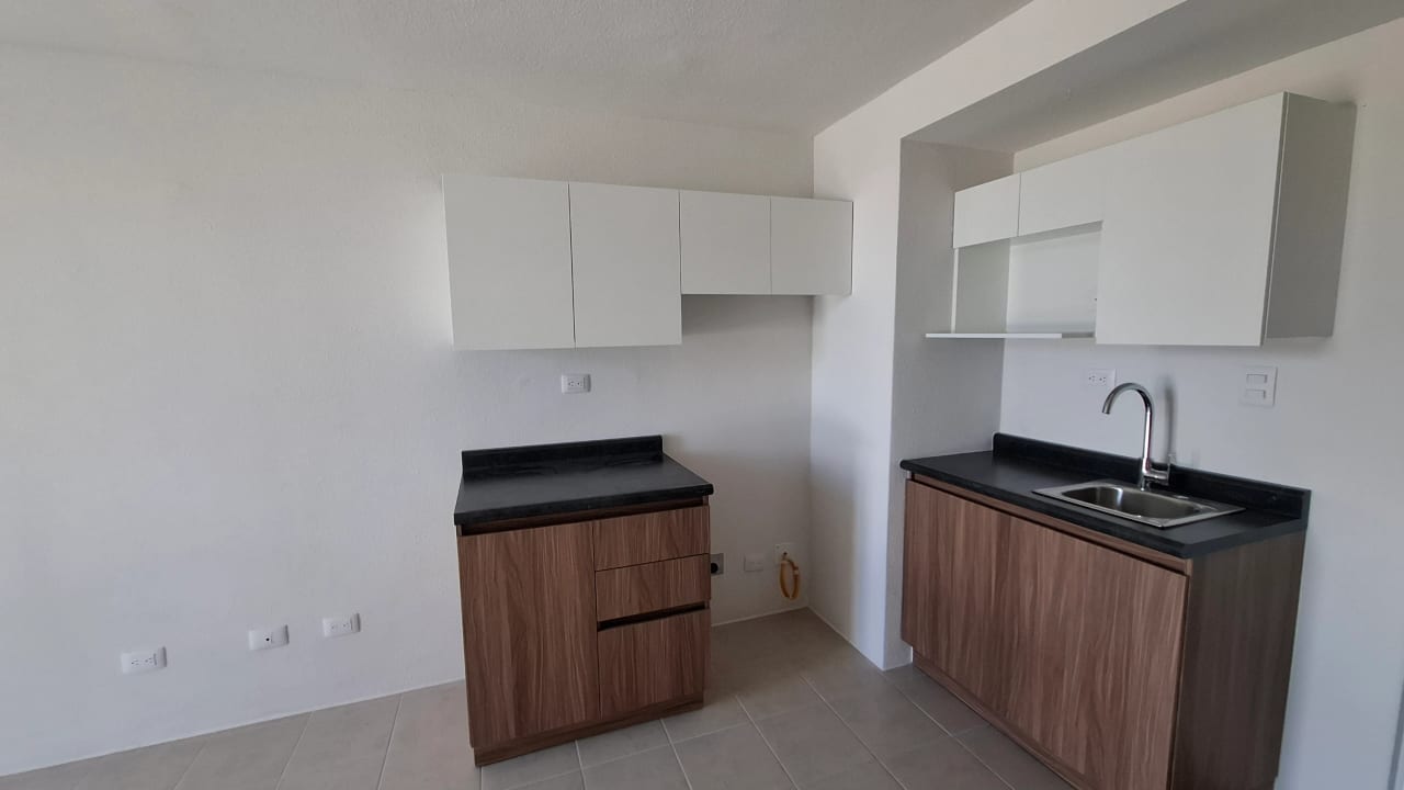 Apartamento en renta en zona 6, nivel alto — foto 3 de 16