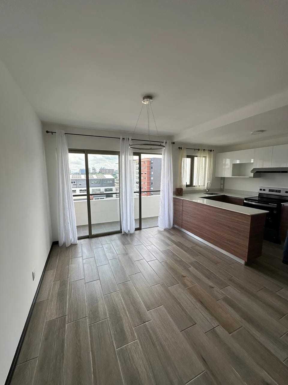 Apartamento en Renta – 3 Dormitorios en Segheria, Zona 14 — foto 3 de 17