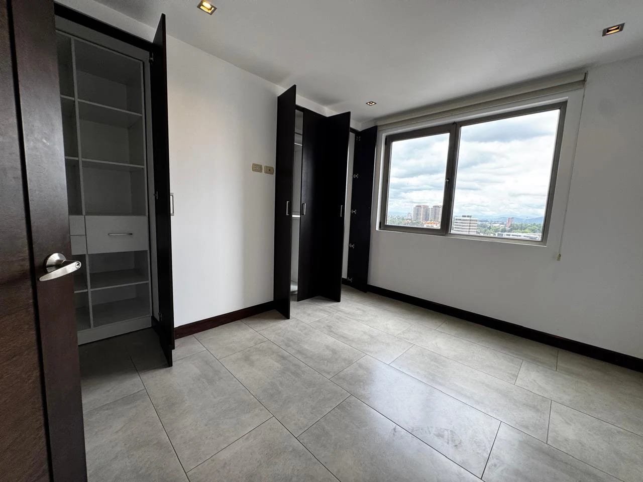 Apartamento en Venta – Torre NEO, Zona 10 — foto 7 de 16