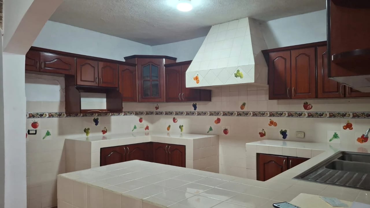 Casa En Venta Zona 18 — foto 7 de 10