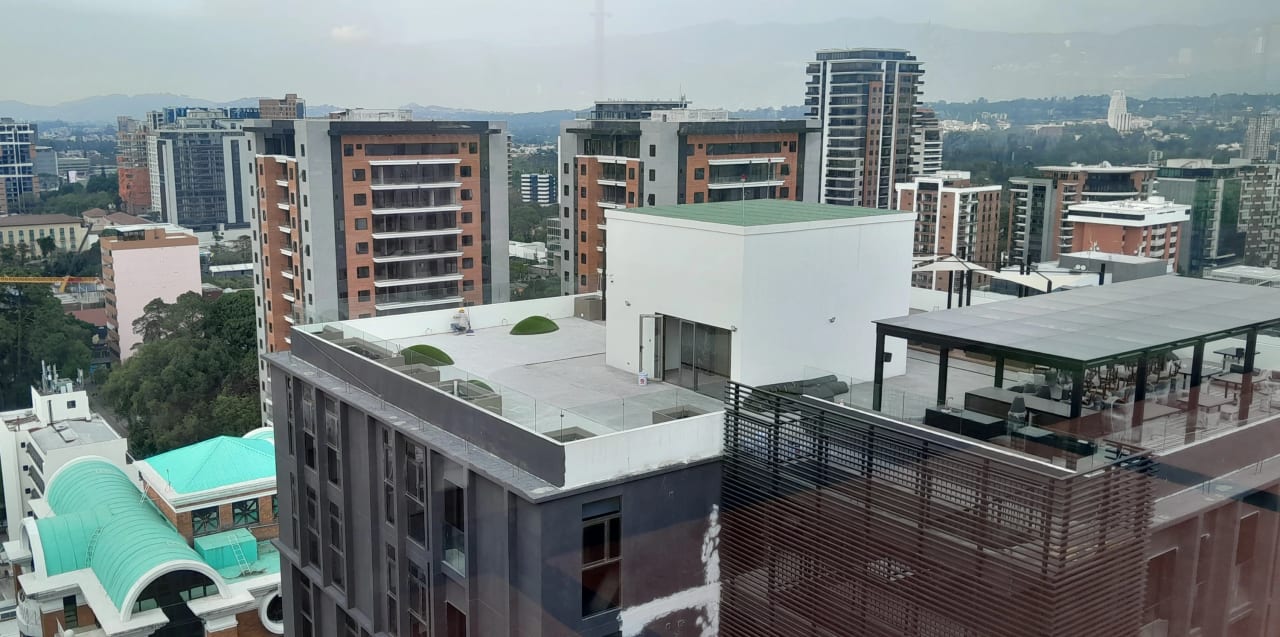 Apartamento en Renta Edificio ATARAH Zona 10 — foto 2 de 17