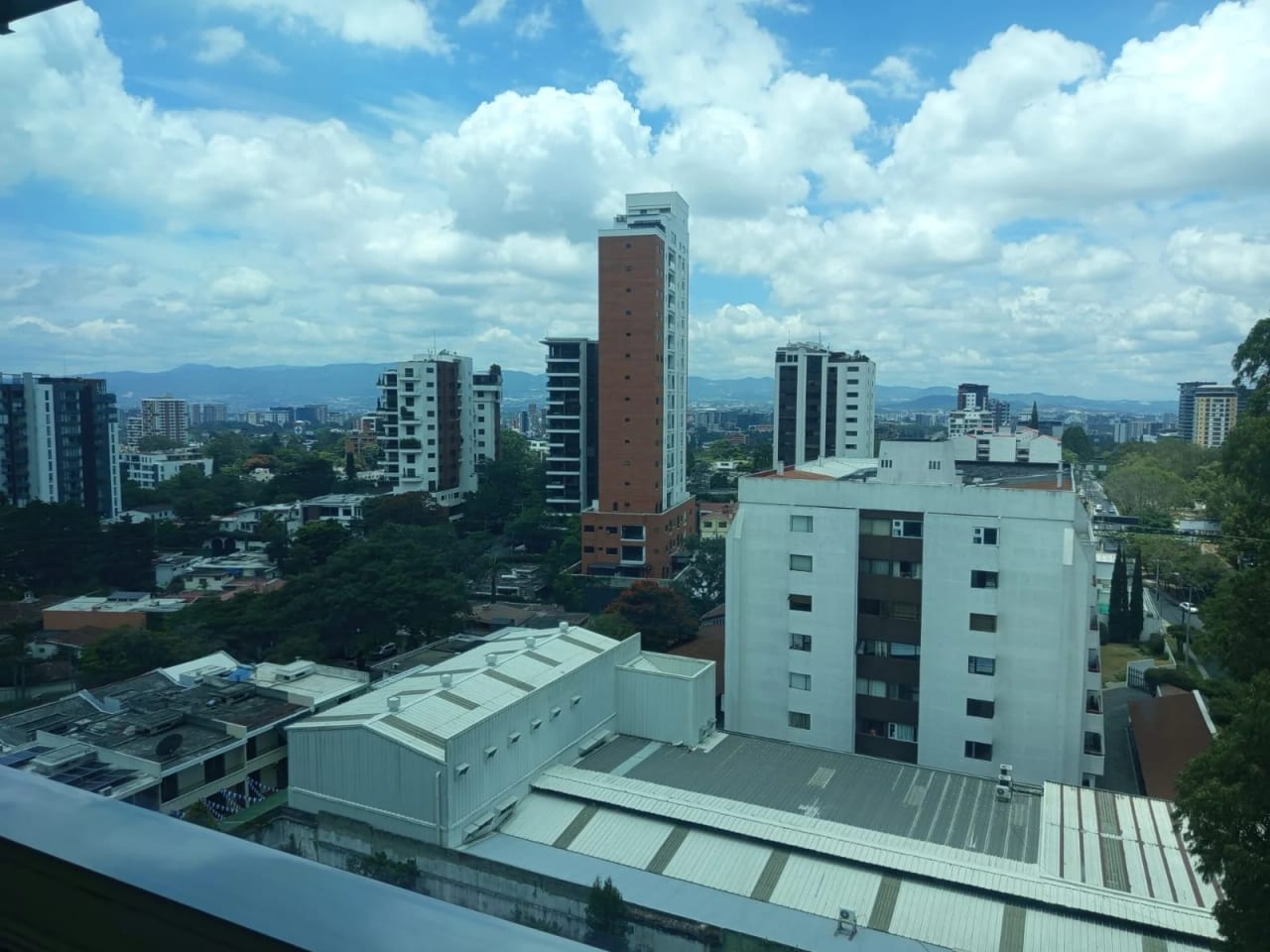 Se Renta Oficina en Edificio Avante Zona 15 — foto 4 de 17