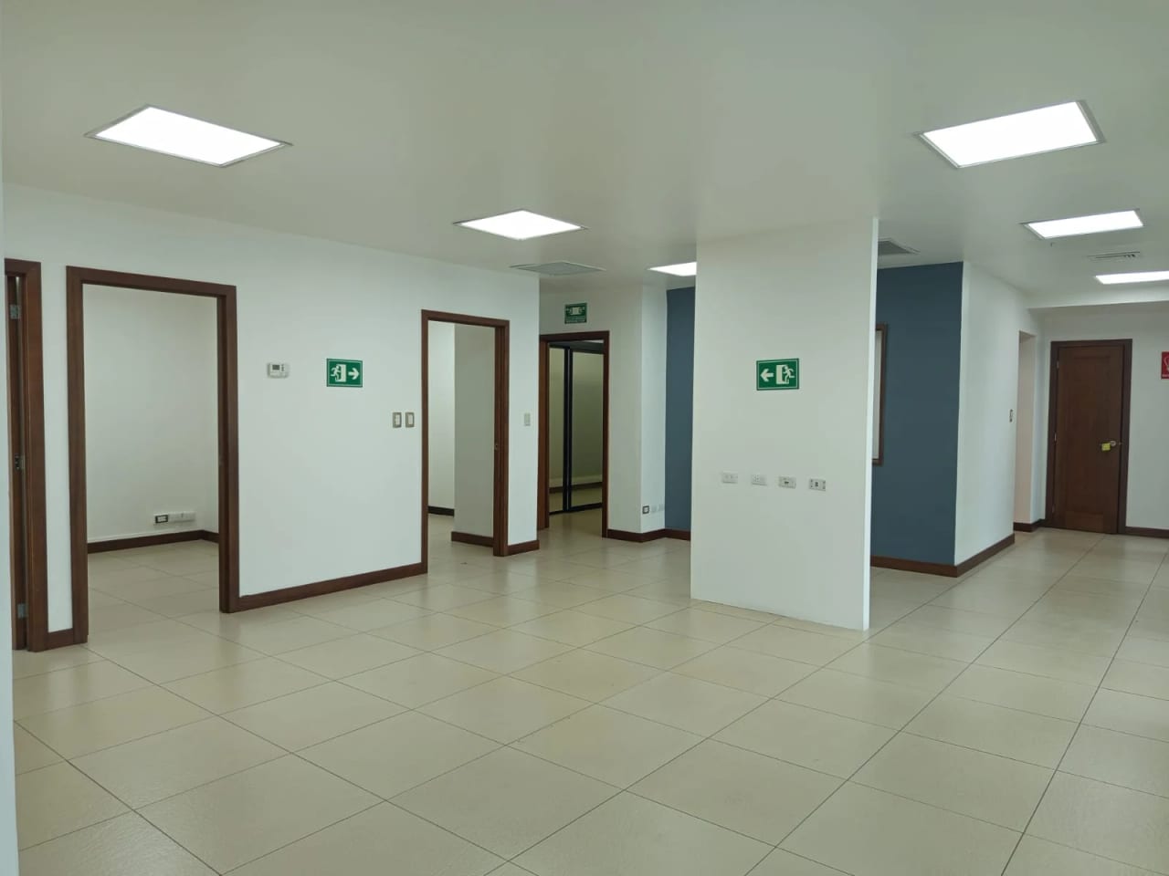 Se Renta Oficina en Edificio Avante Zona 15 — foto 1 de 17