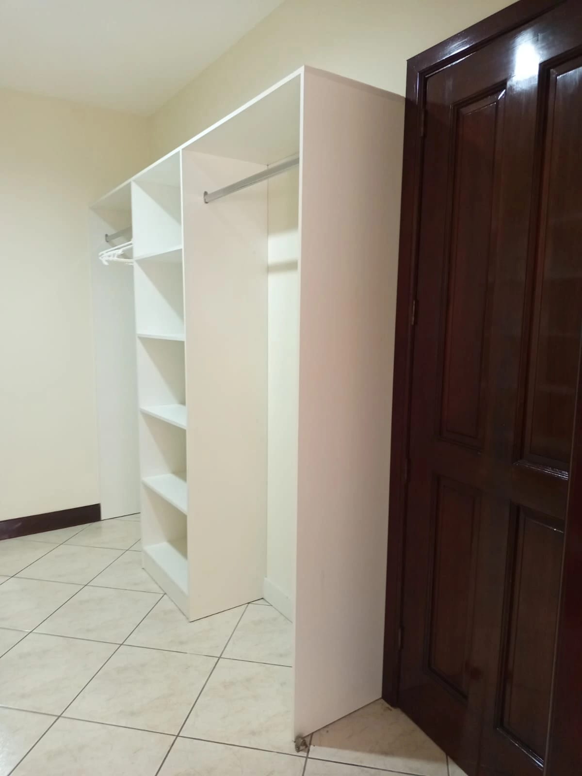 Apartamento en renta amueblado en zona 10 de 3 habitaciones — foto 9 de 17