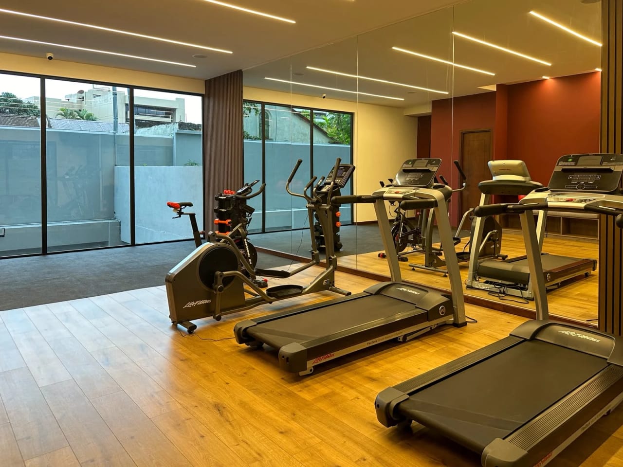 Gimnasio — APARTAMENTO EN VENTA Edificio Naori Zona 10 — foto 14 de 15