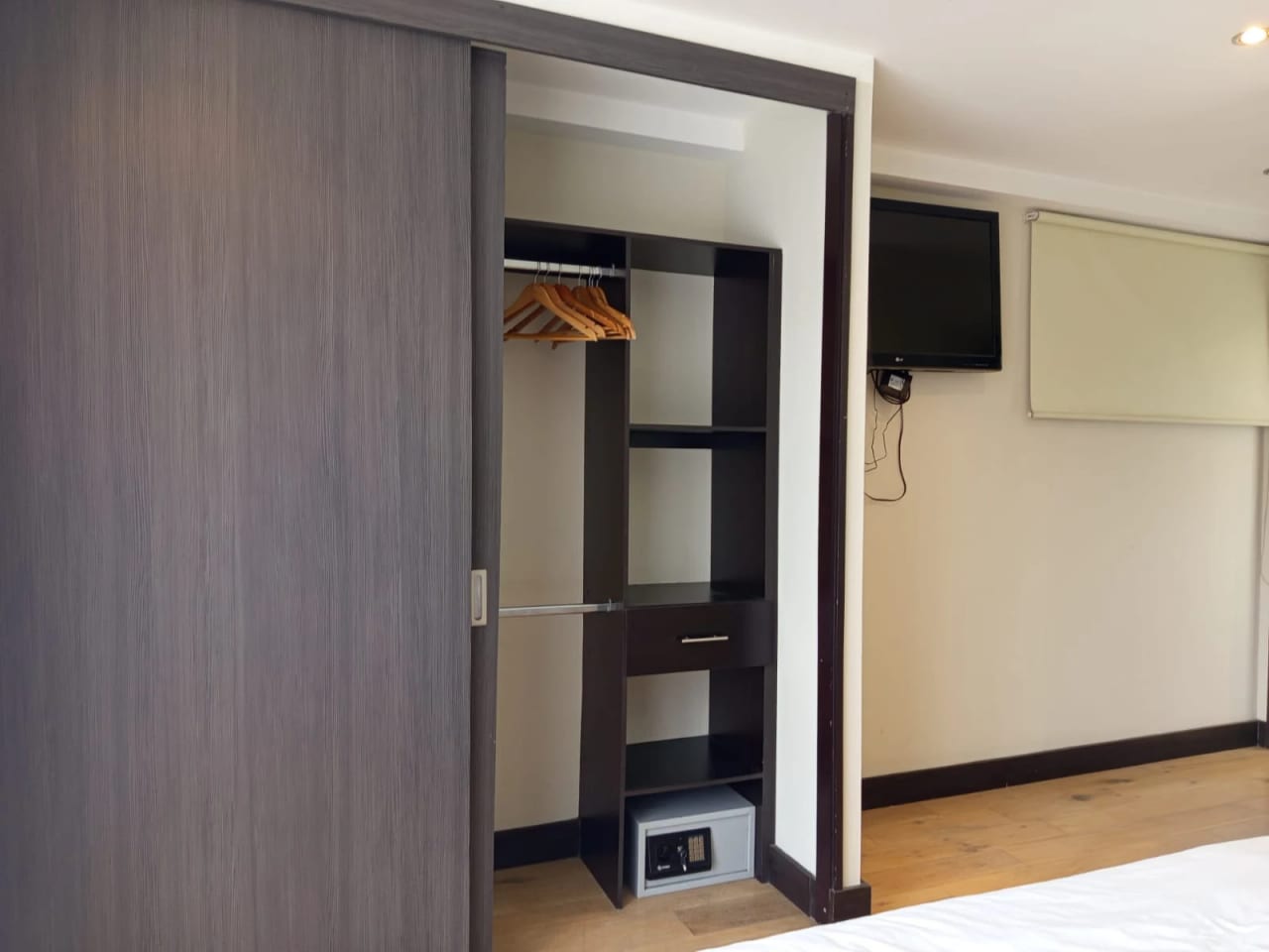 Se Rentan Apartamentos de Dos Habitaciones en Zona 15 Amueblados — foto 8 de 17