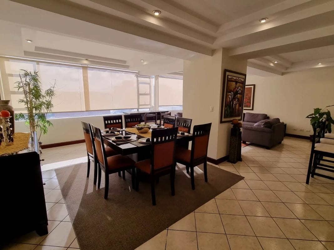 Apartamento Amueblado en Renta o Venta Zona 10 — foto 1 de 17