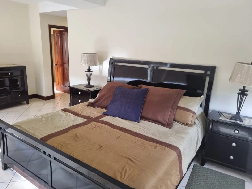 Apartamento Amueblado en Renta o Venta Zona 10 — foto 13 de 17