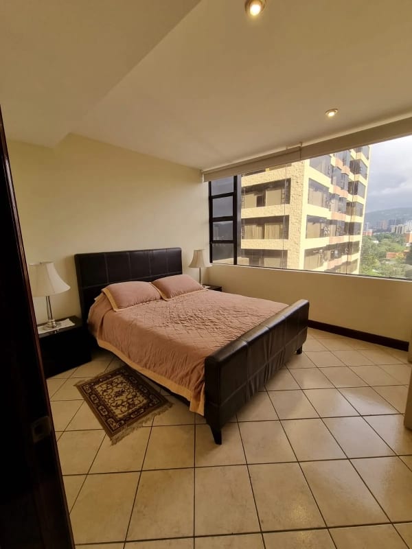 Apartamento Amueblado en Renta o Venta Zona 10 — foto 11 de 17