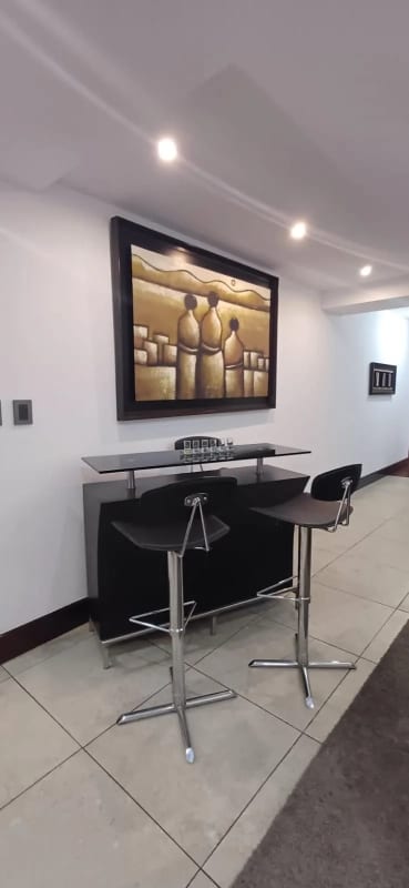 Apartamento amueblado en renta o venta en zona 10 — foto 14 de 16