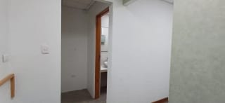 Se renta oficina en zona 10 de 96.45 metros — miniatura 9 de 12