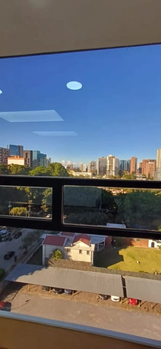 Se renta oficina en zona 10 de 96.45 metros — miniatura 7 de 12
