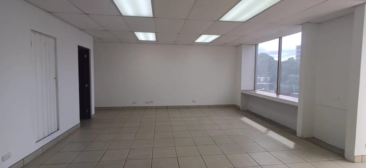 SE RENTA OFICINA EN ZONA 9 — foto 4 de 6