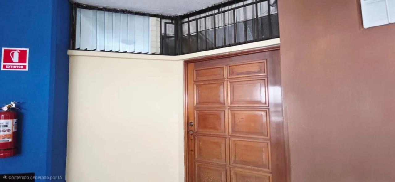 VENTA DE OFICINA EN EDIFICIO EN ZONA 4 — foto 1 de 9