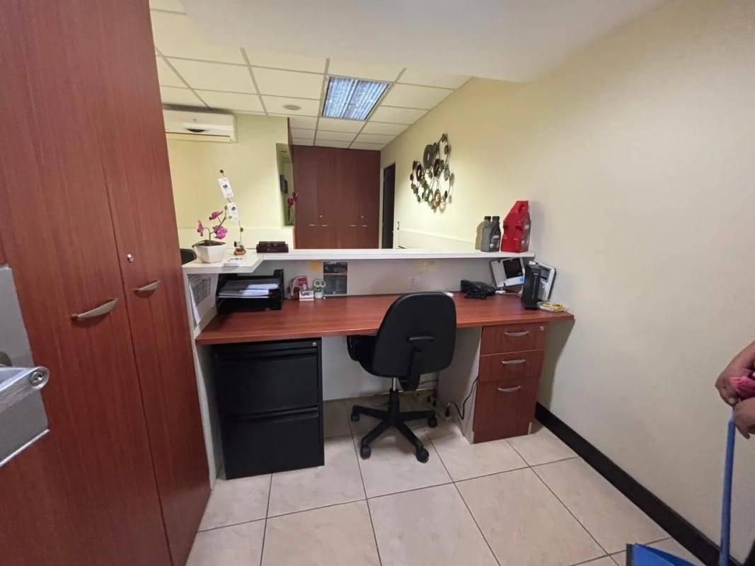 Oficina en Venta en Edificio Torino I, Zona 10 , Guatemala — foto 3 de 9