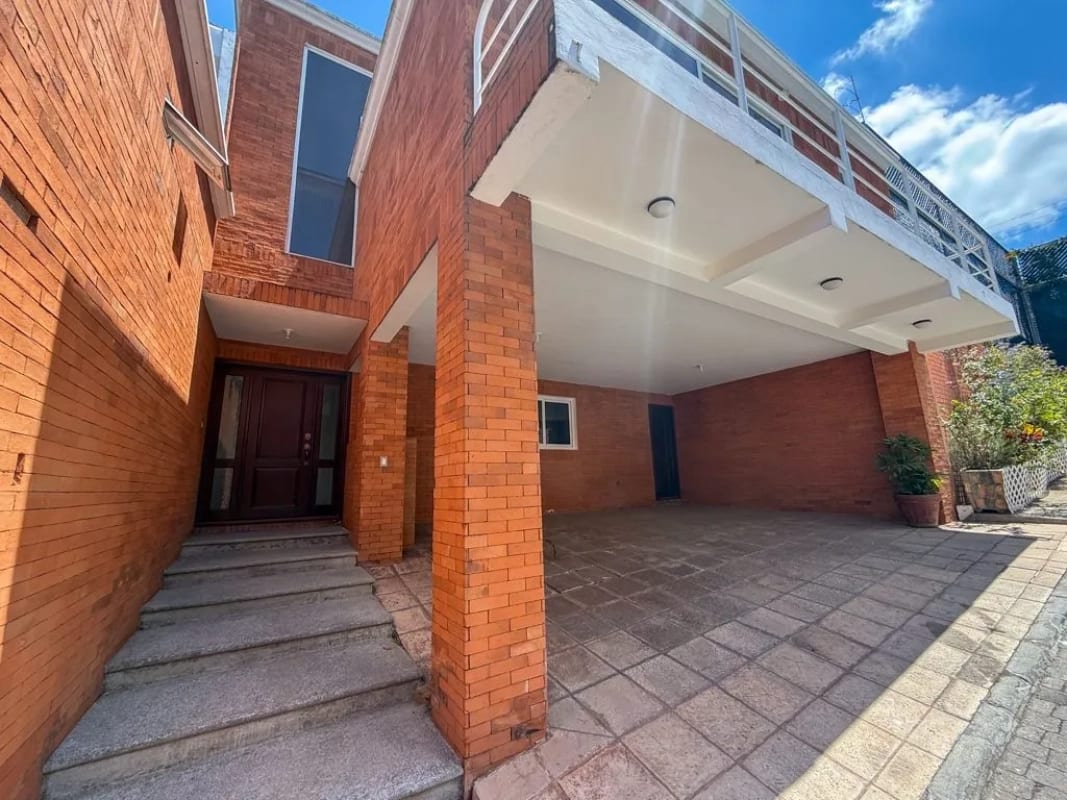 CASA EN VENTA ó RENTA EXPLANADA CAYALA Z.16 GUATEMALA — foto 17 de 17