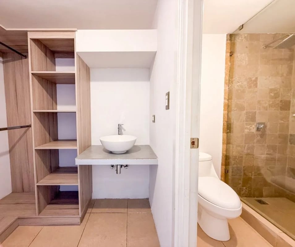 CASA EN VENTA ó RENTA EXPLANADA CAYALA Z.16 GUATEMALA — foto 6 de 17