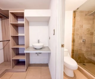 CASA EN VENTA ó RENTA EXPLANADA CAYALA Z.16 GUATEMALA — miniatura 6 de 17