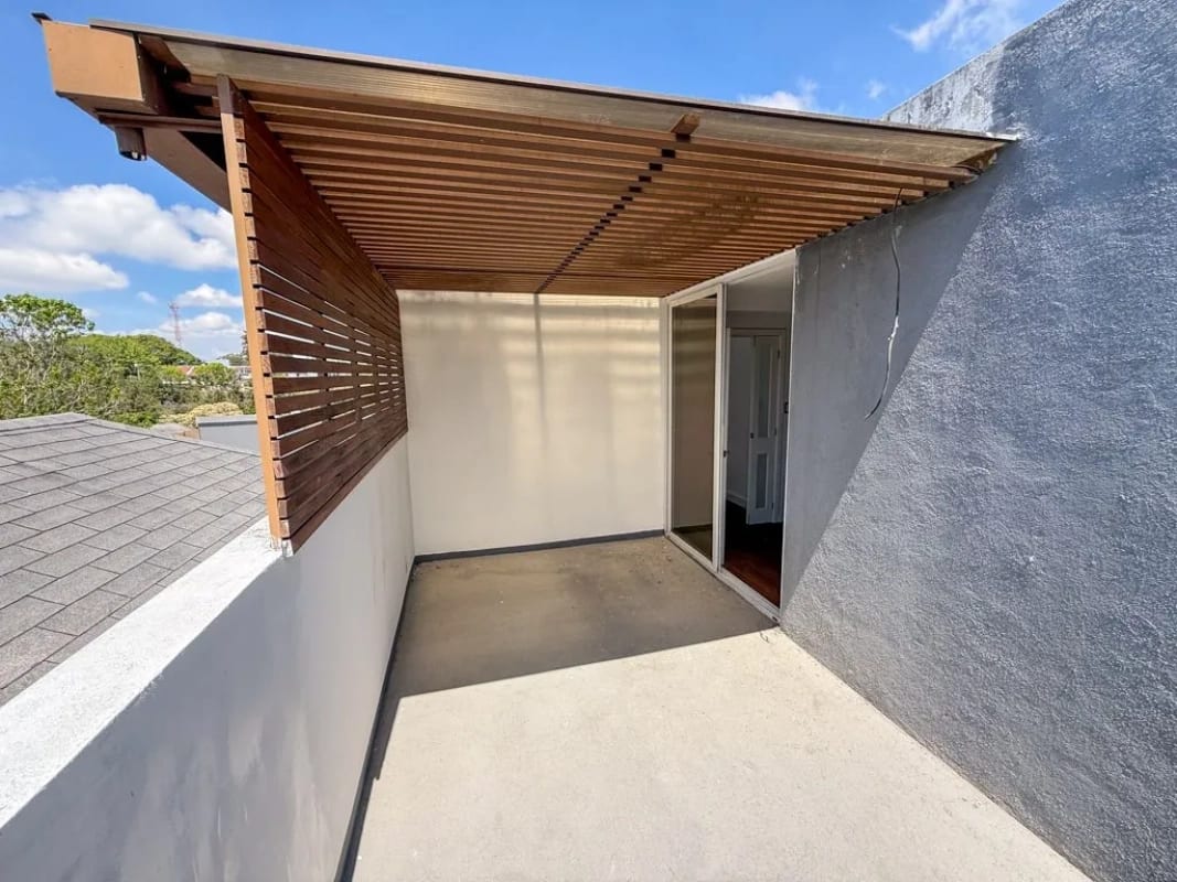 CASA EN VENTA ó RENTA EXPLANADA CAYALA Z.16 GUATEMALA — foto 3 de 17