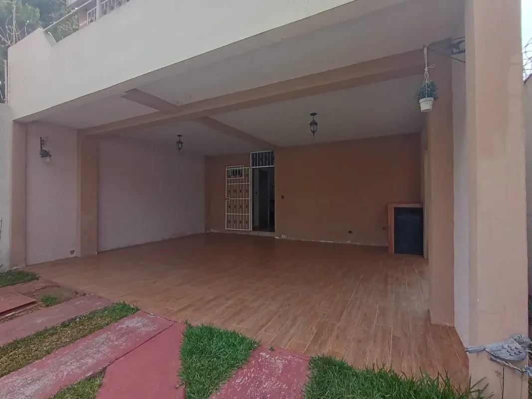 Casa en venta en Hacienda Real zona 16🏠✨ — foto 1 de 16