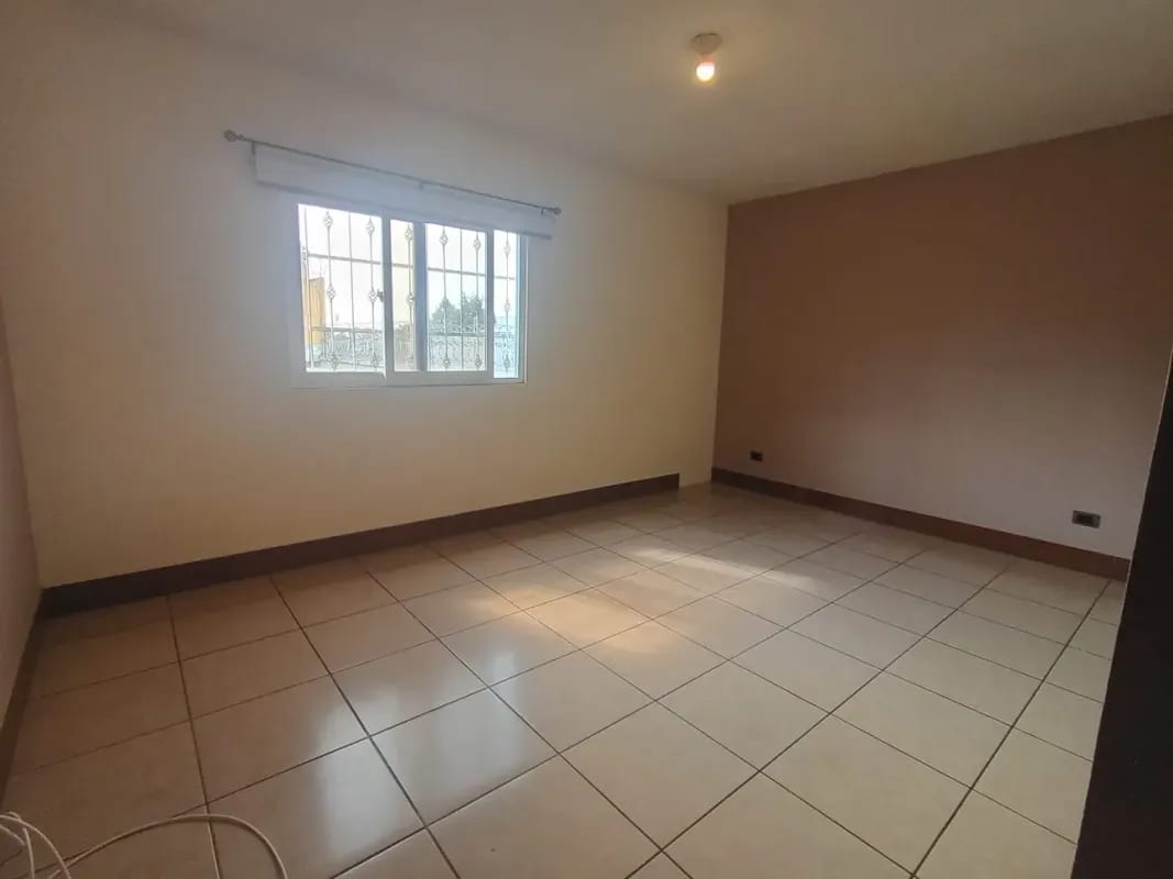 Casa en venta en Hacienda Real zona 16🏠✨ — foto 11 de 16