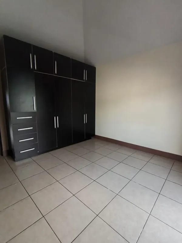 Casa en venta en Hacienda Real zona 16🏠✨ — foto 6 de 16