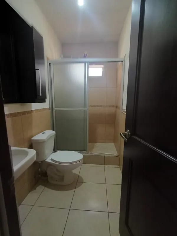 Casa en venta en Hacienda Real zona 16🏠✨ — foto 4 de 16